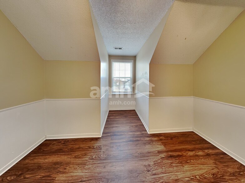 Building Photo - 2849 Elijah Dr