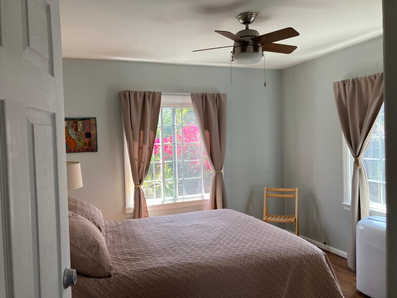 Bedroom - 832 Manzanita Ave