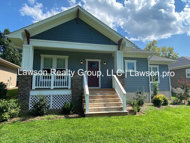 Building Photo - Craftsman Style One Level Living in Southw...