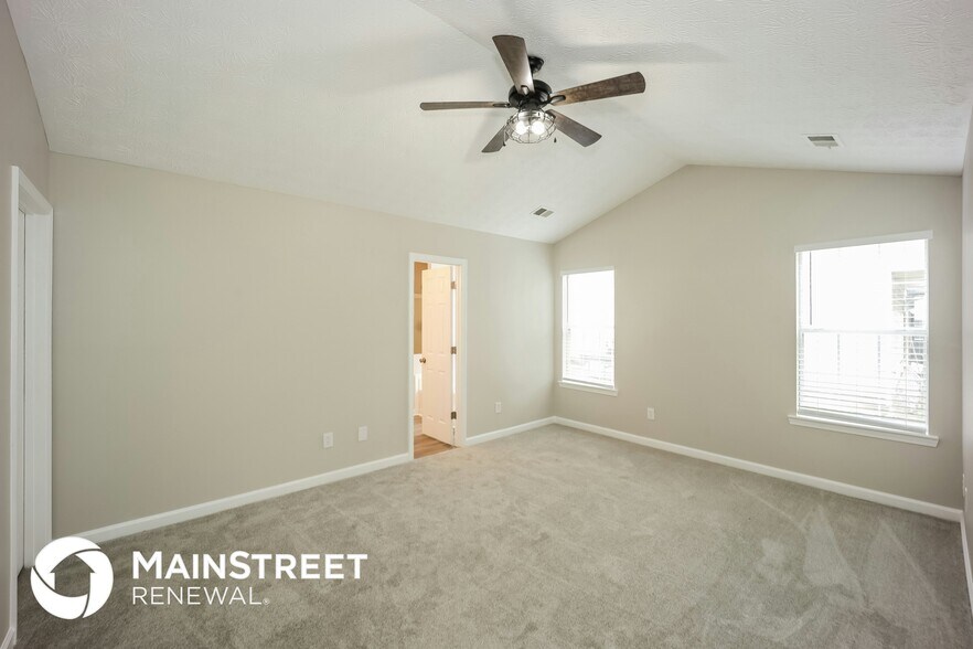 Building Photo - 7911 Woodlake Dr