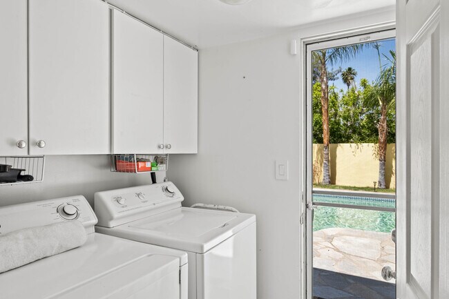 Building Photo - 74460 Fairway Dr