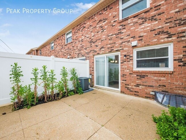 Building Photo - 4507 Westborough Dr W