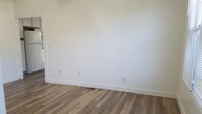 Building Photo - 980 Islay St