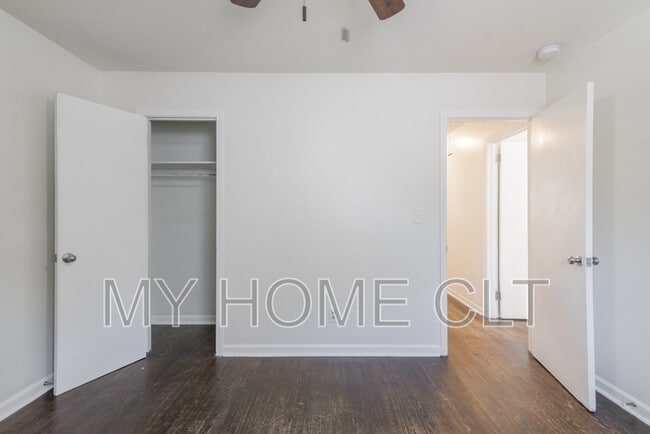 Building Photo - 1024 Houston St