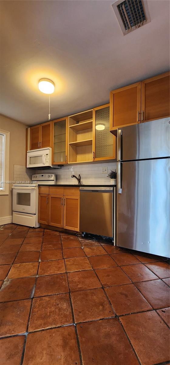 Building Photo - 2964 NE 12th Terrace