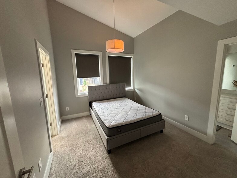 Building Photo - 908 Southside Pl