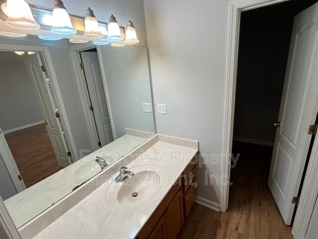 Building Photo - 1421 Radley Cove