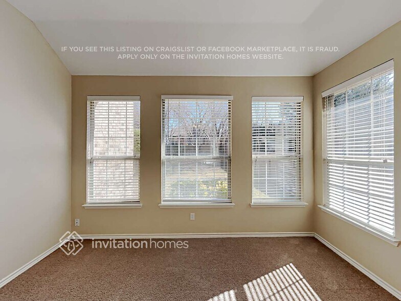 Building Photo - 2 Devon Ct