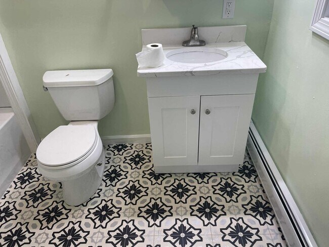 Building Photo - 4031-4037-4037 Pleasant St