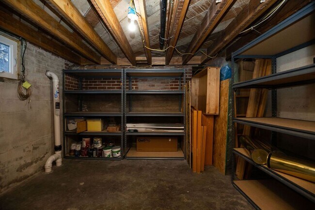 Building Photo - 2 Bedroom + Office, 3 Bath in Old Town Fort Collins