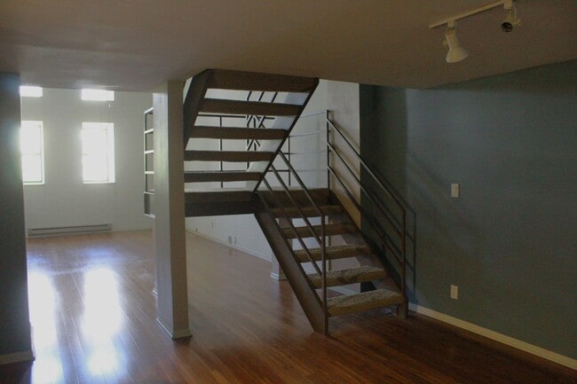 Building Photo - 270 E Highland Ave