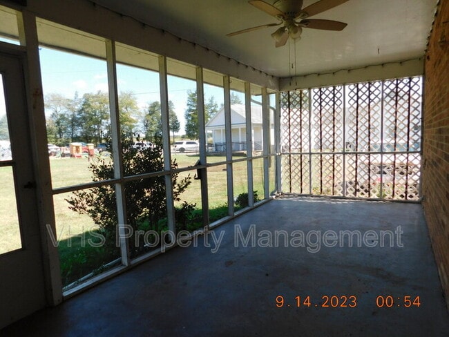 Building Photo - 8691 Old Dumfries Rd