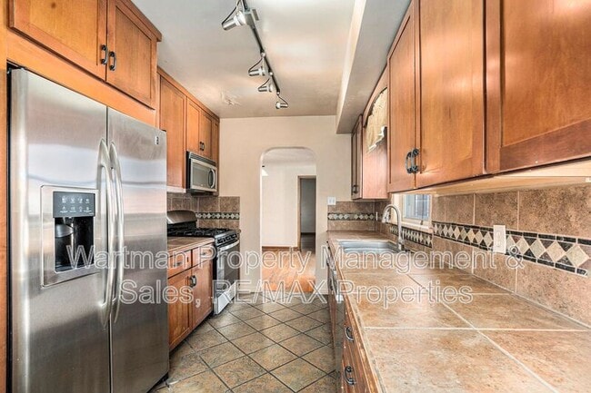 Building Photo - 1815 Lorraine St