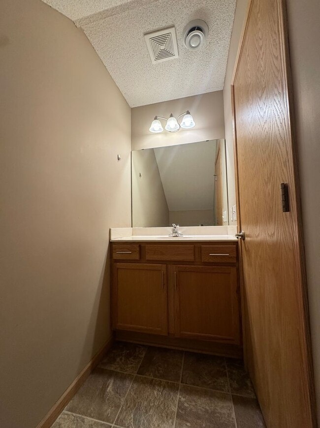 Building Photo - Move in August 8, 2025, and get August ren...