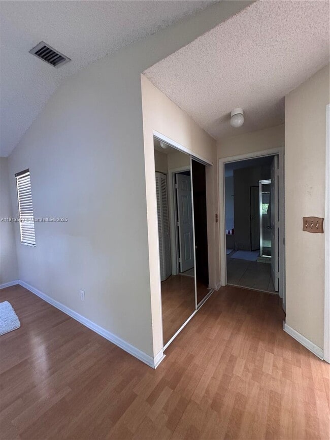 Building Photo - 4924 SW 151st Ave