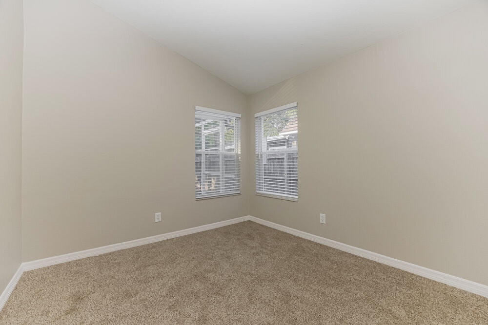 Building Photo - 10805 Kenbrook Dr