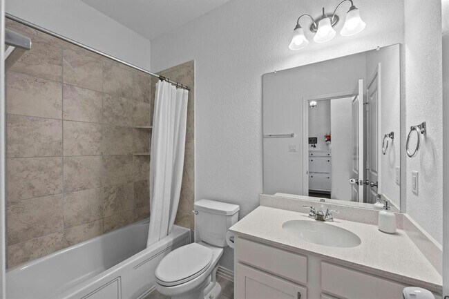 Building Photo - 166 Coronella Dr