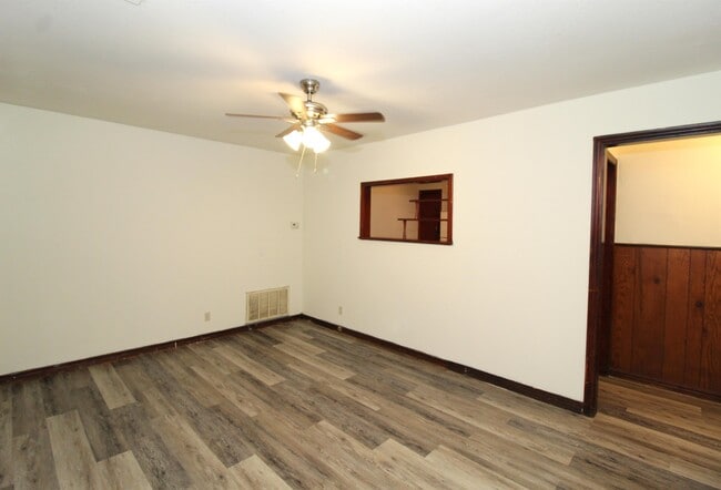 Building Photo - 507 Geneva St