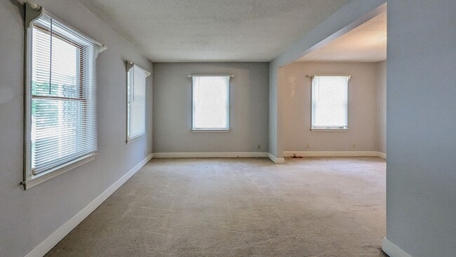 Building Photo - Short Walk from Ball State's Campus! Updated & Spacious home!