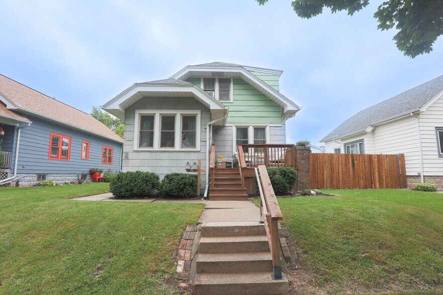 Building Photo - 1963 S 75th St