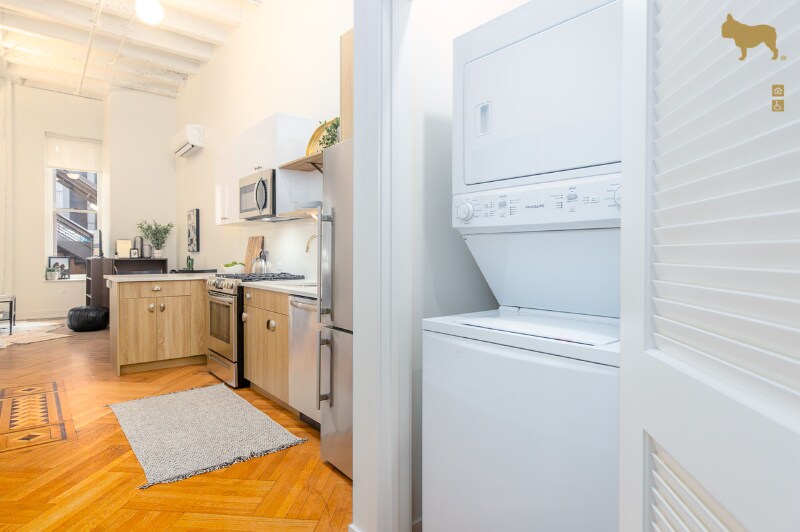 Building Photo - 87 E Adams St