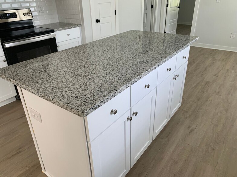 Building Photo - Northern Village