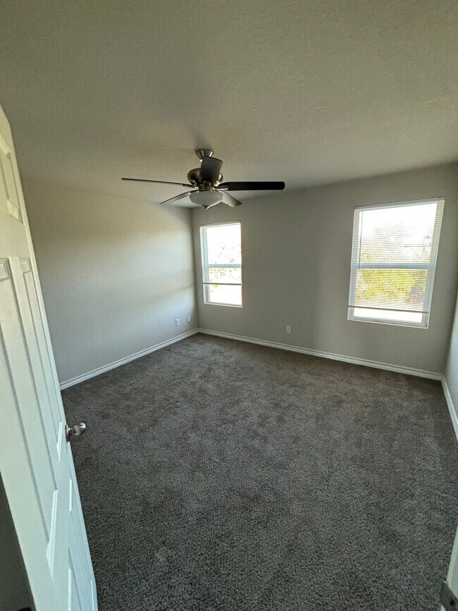 Building Photo - Discover Your Perfect Townhome in Northeast San Antonio/ Selma, TX!