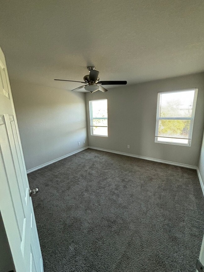 Building Photo - Your Perfect Townhome in NE San Antonio!