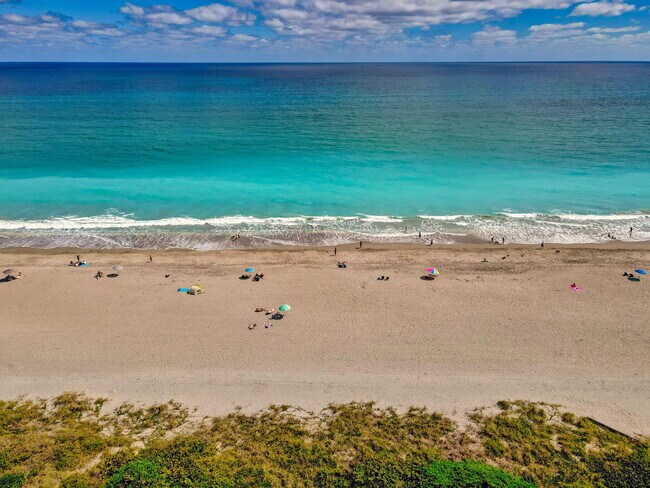 Building Photo - 3069 Mainsail Cir