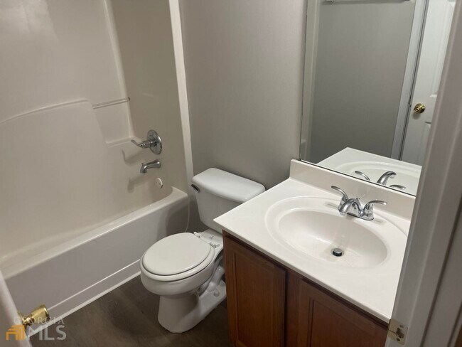 Building Photo - 4014 Carisbrook Dr