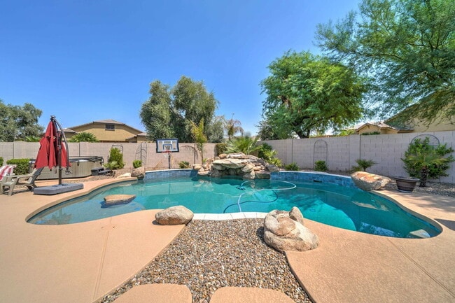 Building Photo - 4221 S Danyell Dr