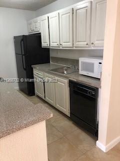 Building Photo - 7423 SW 152nd Ave