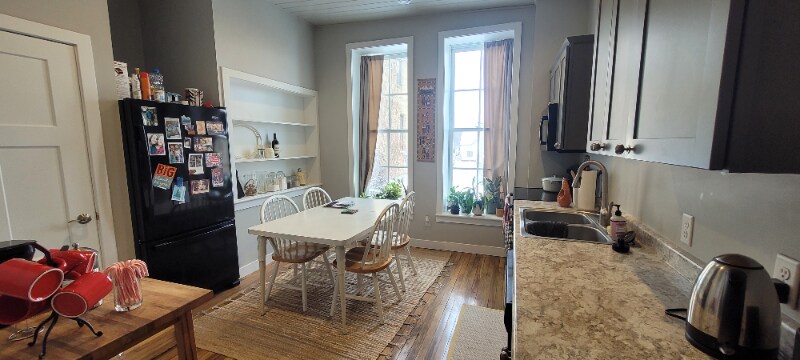 Building Photo - 219 Park Row