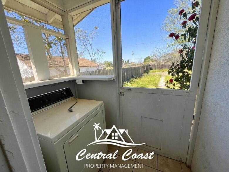 Building Photo - 0 E Foster Rd