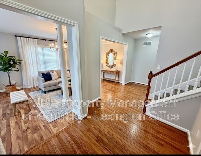 Building Photo - 552 Forest Hill Dr