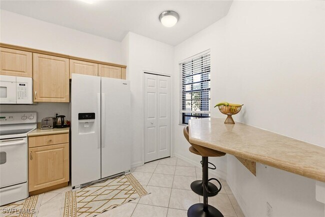 Building Photo - 14978 Summit Pl Cir