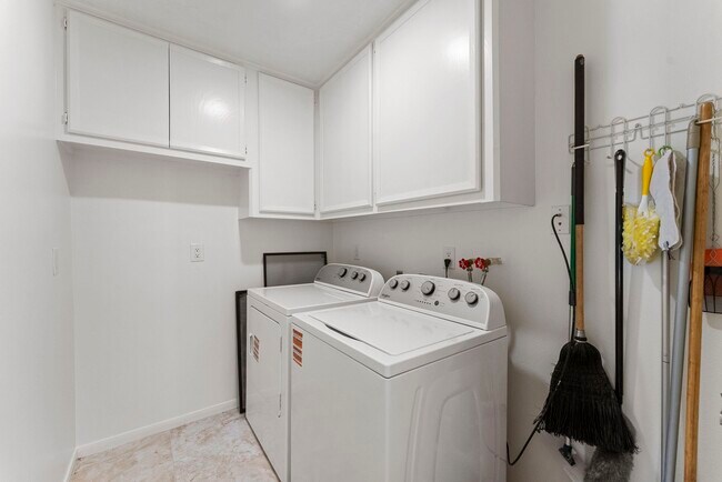 Building Photo - 3920 Brookhaven Dr