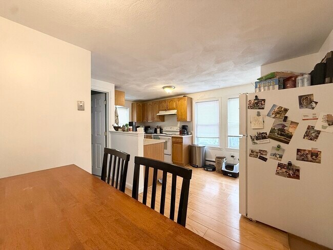 Building Photo - 9 Marion St