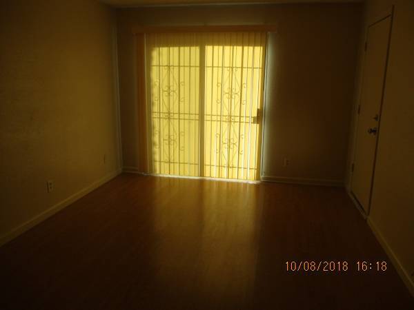 Building Photo - 3994 Foxgrove Dr