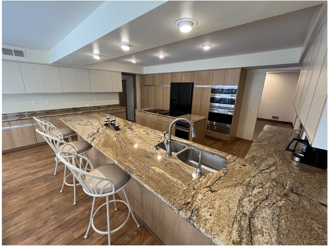 kitchen - 5835 Pinecroft Dr