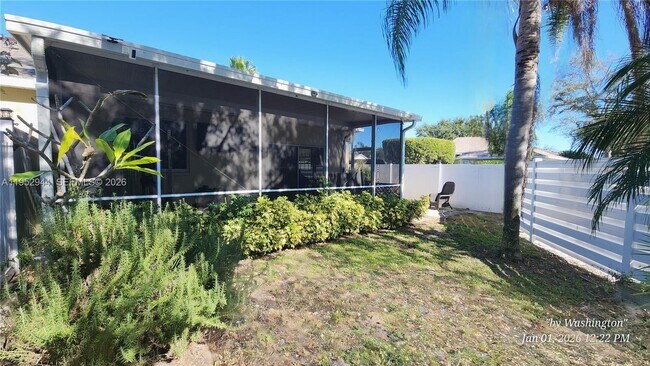 Building Photo - 403 28th St W