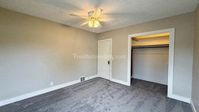 Building Photo - Lovely 3BD|1BA Home in Oregon City w/Basem...