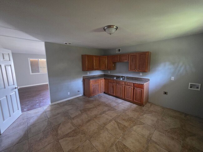 Primary Photo - LIMITED TIME**NO APPLICATION FEE**1/2 OFF ...