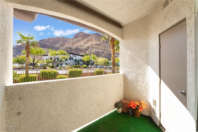 Building Photo - 3325 Cactus Shadow St