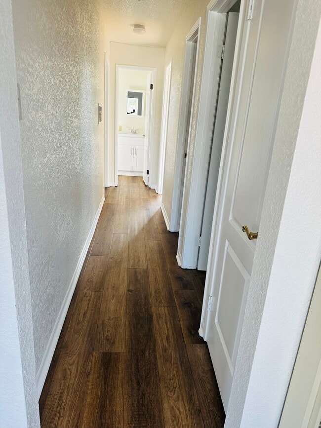 Building Photo - 5847 Gaviota Ave