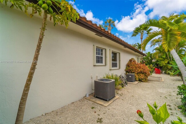 Building Photo - 13105 SW 106th Ave