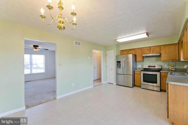 Building Photo - 121 Nature Dr