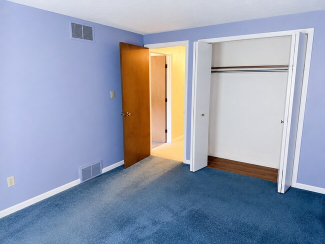 Building Photo - Spacious 3-Bedroom Split-Level with Formal Dining Room, Fireplace, and Fenced Backyard
