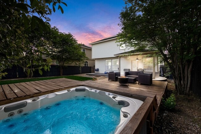 Building Photo - Gated Community Home with Hot Tub