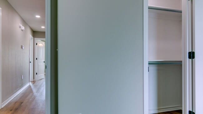 Building Photo - 4 Bedroom PG Townhome for Rent!